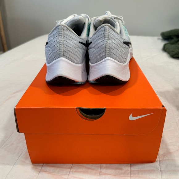 Nike Air Zoom Pegasus 38 Running Athletic Sneakers - Picture 3 of 9